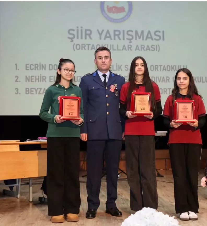 Şiir yarışmasında Körfez derecesi