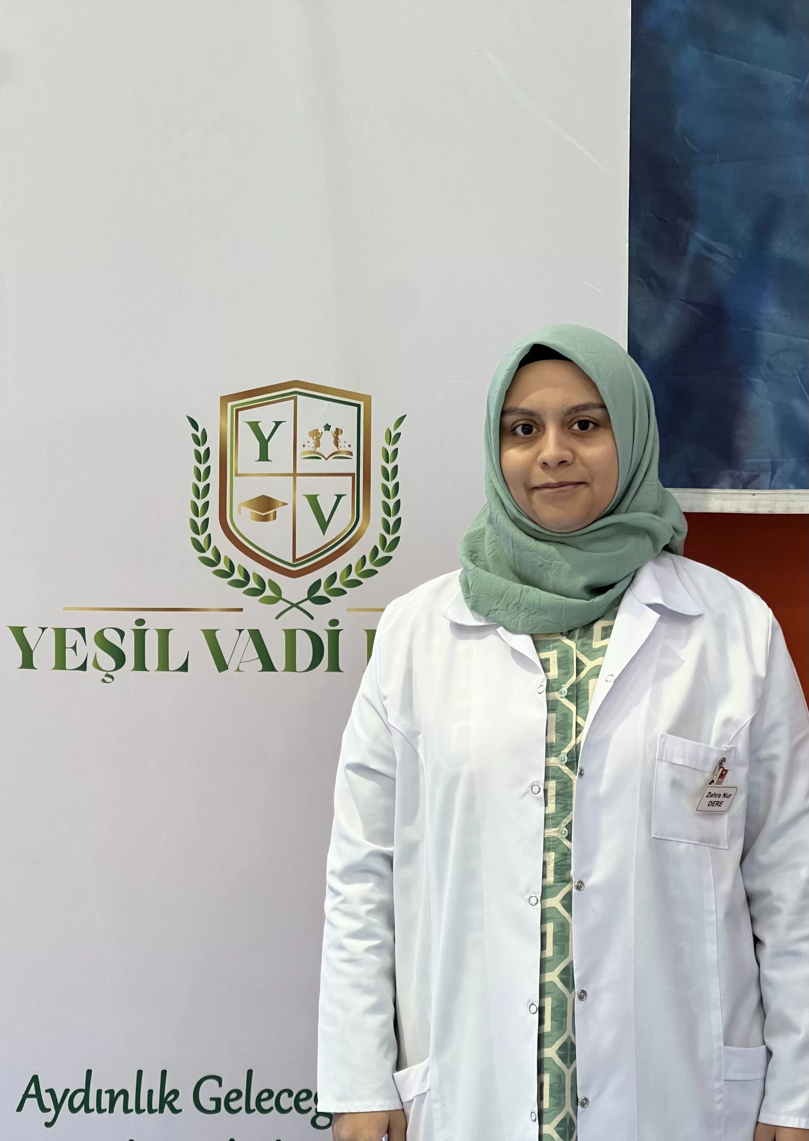 Öğretmen Zehra Nur DERE