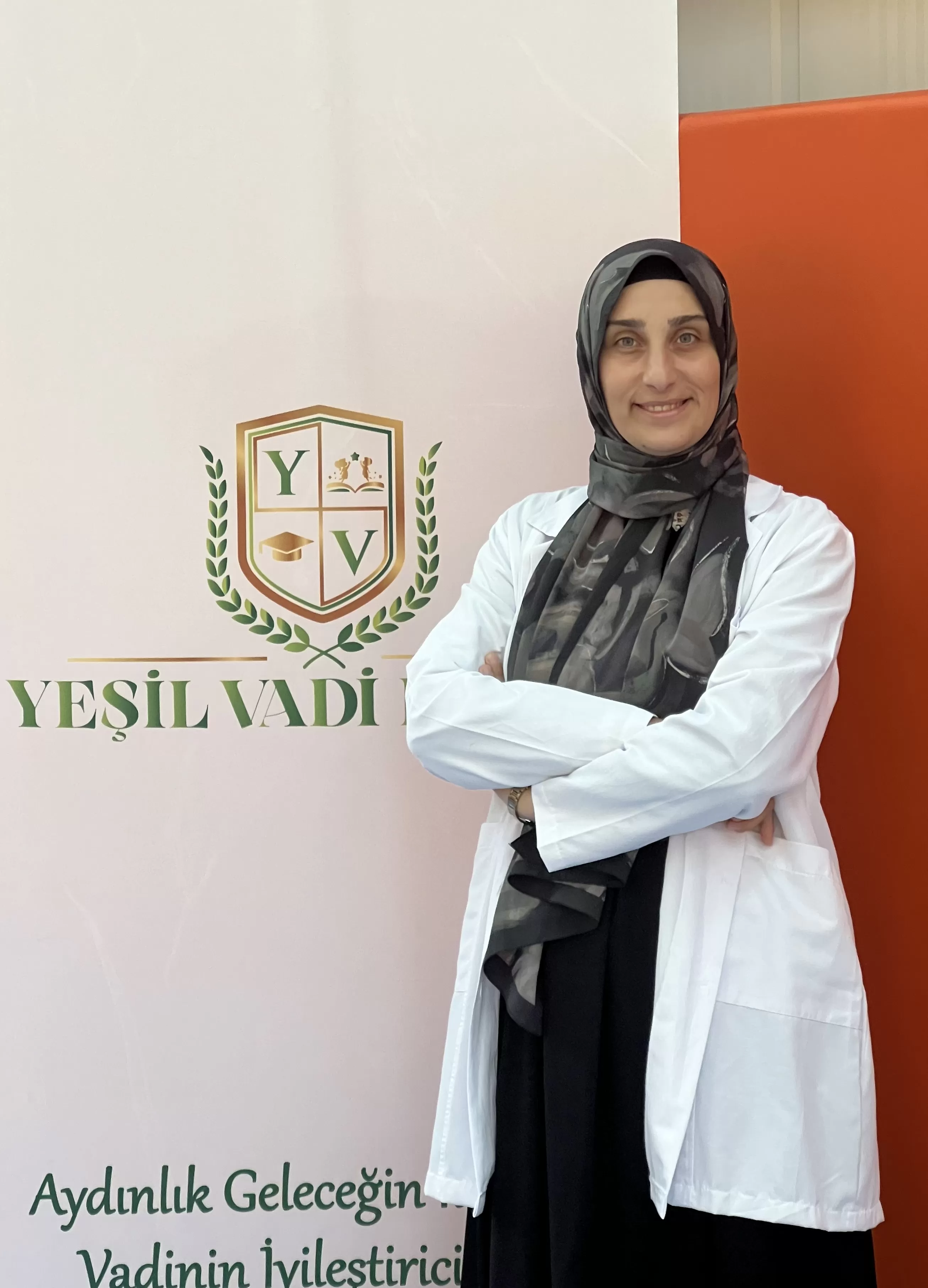 Felsefe öğretmeni Hande KURTARAN